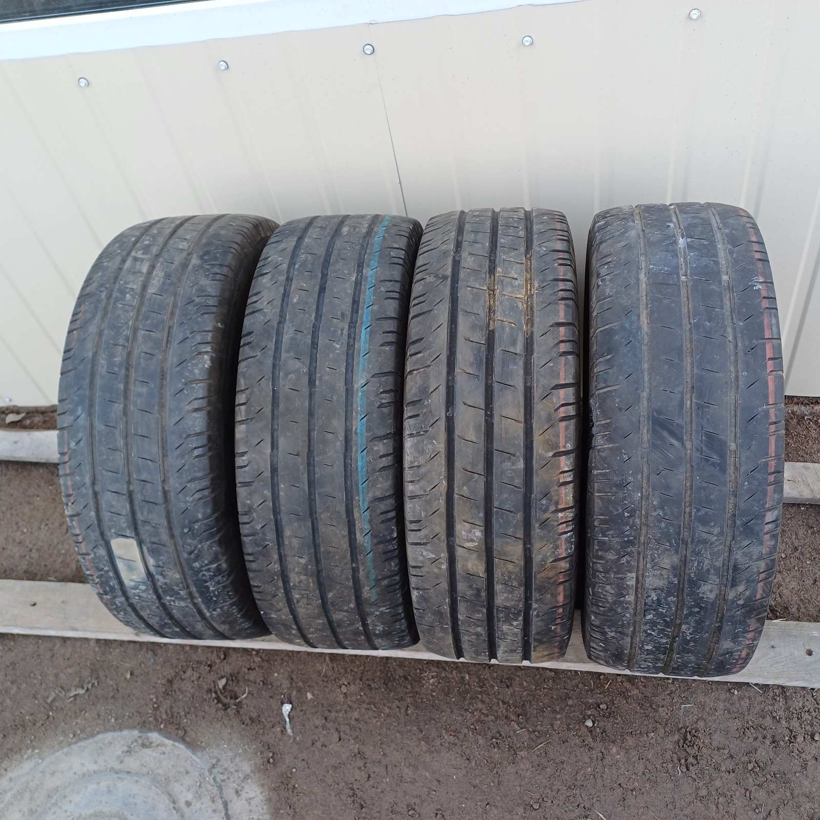 Continental ContiVanContact200 235/65R16C